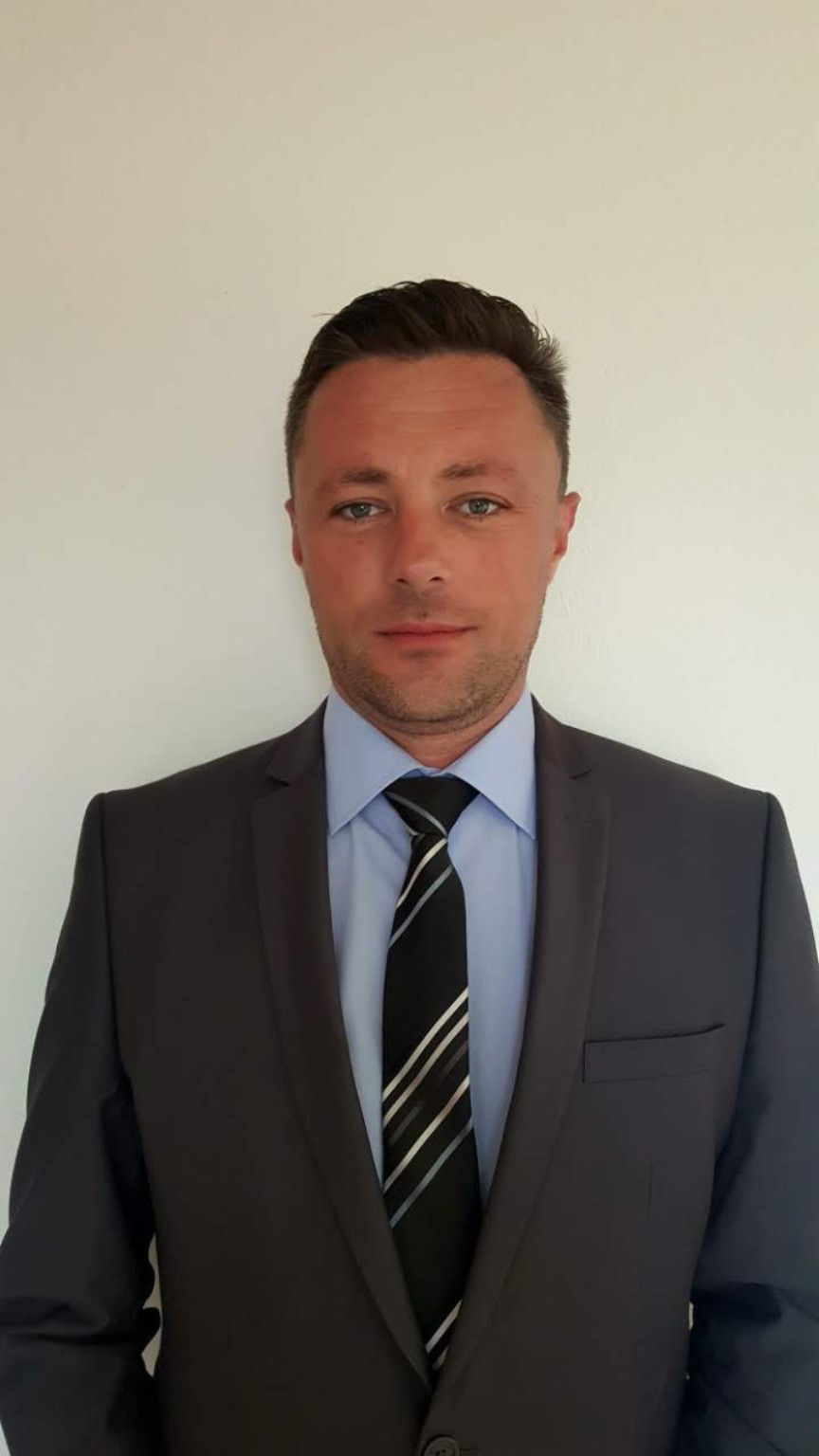 Dr Tarik Kunić, doktor stomatologije